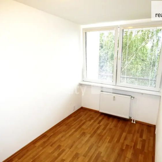 Pronájmu zrekonstruovaný byt 2+kk, 47 m - Fotografie 1