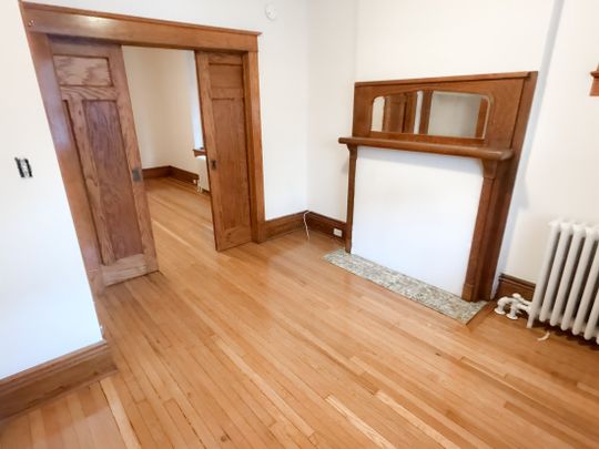 For Lease - 2469 Queen Street Unit# 1, Toronto, Ontario - Photo 1