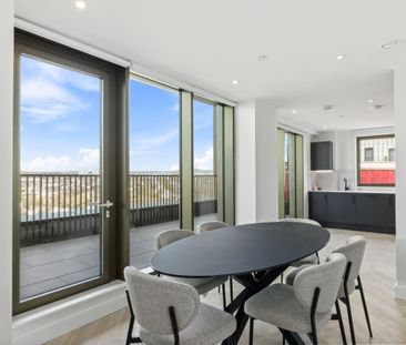 3 bedroom penthouse to rent - Photo 3