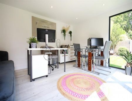 Hazelwood Road, Wilmslow - Photo 5