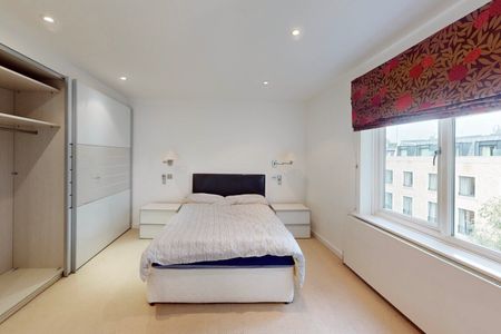 La Residence, 38a Marlborough Place, NW8 - Photo 4