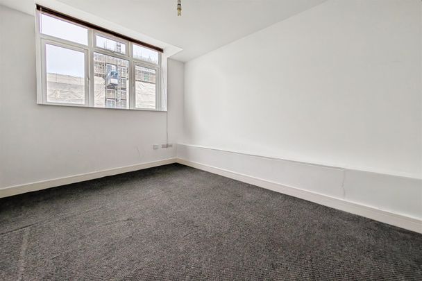 Hanover Buildings, SO14 - Photo 1