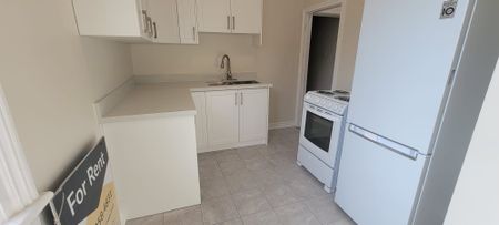 For Lease - 360 Gerrard Street Unit# Upper, Toronto, Ontario - Photo 2