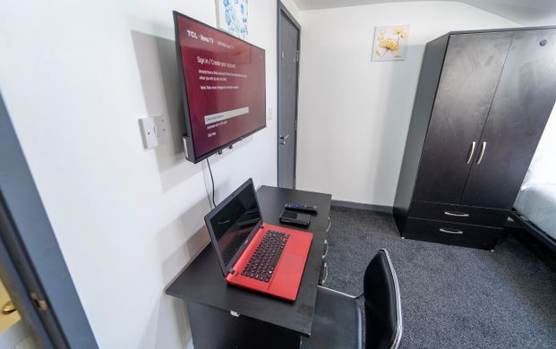 Studio Flat, Exeter Road, B29 - Photo 1