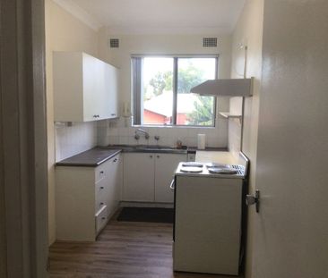 2 Bedrooms, 2 Private Balconies, Perfect location - Close to Shops ... - Photo 2