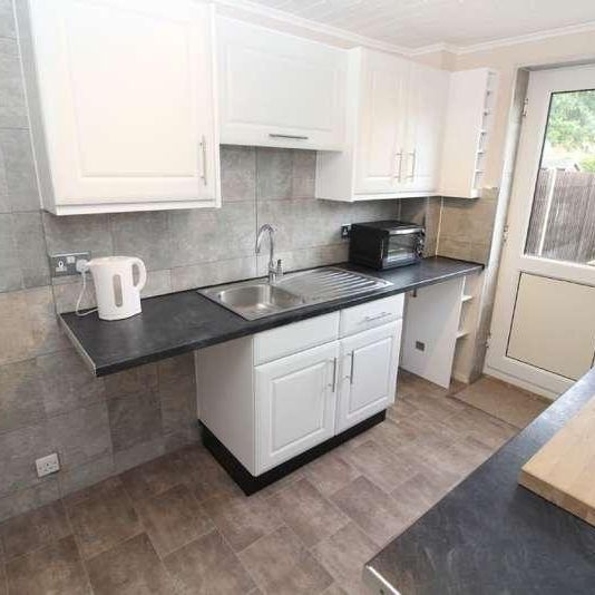 Petersham Close, Newport Pagnell, MK16 - Photo 1