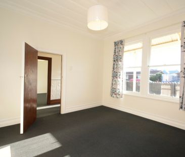 Charming Saint Kilda Rental Awaits You! - Photo 2