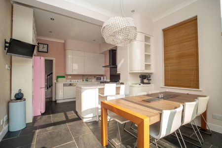3 bedroom detached house to rent - Photo 5