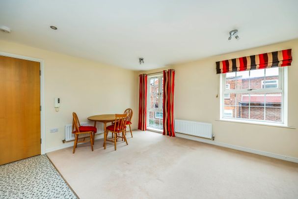 2 bedroom apartment to rent Burton Court, Oxford Street, Nottingham, NG10 - Photo 1