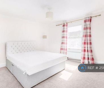 2 bedroom semi-detached house to rent - Photo 3