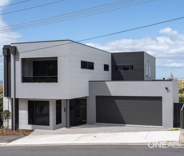 Stunning new build with amazing city and sea views - Photo 5