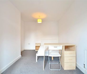 6 bedroom terraced house to rent - Photo 2