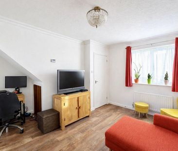 2 bedroom House To Let Total Size: 679 SQ FT - Photo 1