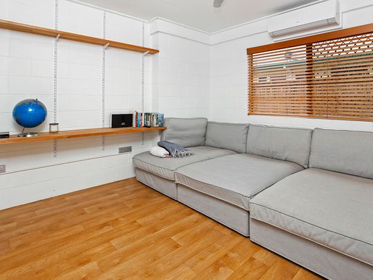 Bayview Heights Home with side access & large shed - Photo 1