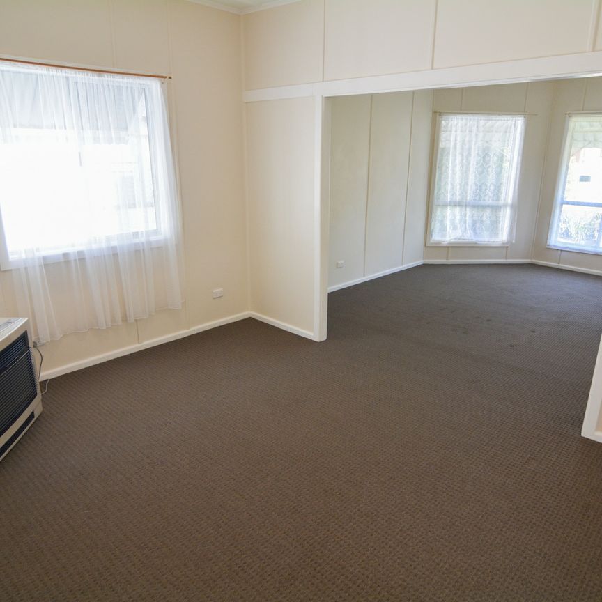 SPACIOUS 2 BEDROOM HOME - Photo 1