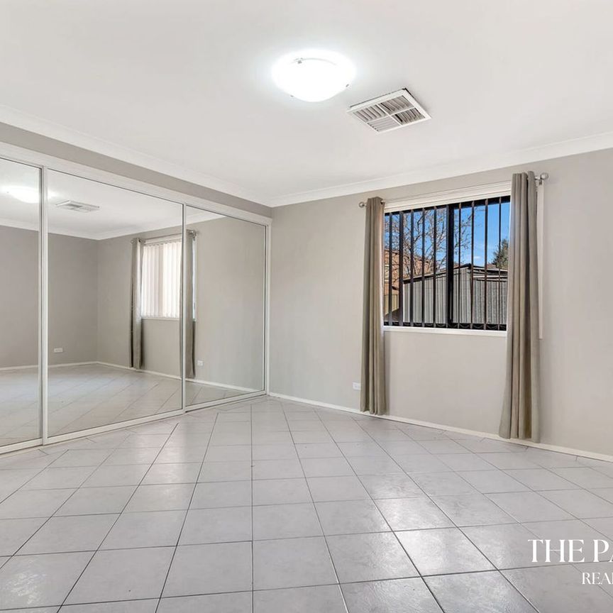 Spacious One Bedroom Home! - Photo 1