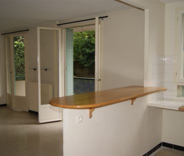 Location Appartement 3 pièces 85m² NIMES 30900 - Photo 5