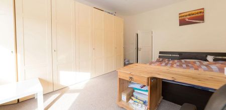 4 bedroom flat to rent - Photo 5