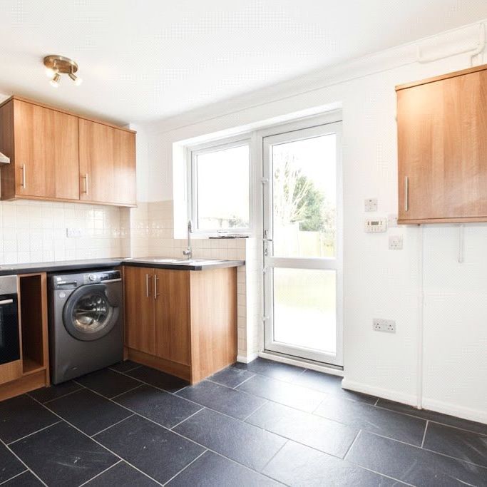 Colebrook Lane, Loughton, Essex, IG10 - Photo 1