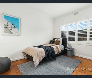 Designer Luxe in the Heart of Glenroy. - Photo 5