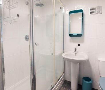 2 bedroom semi-detached house to rent - Photo 6