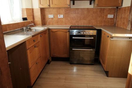 2 bedroom terraced house to rent - Photo 4