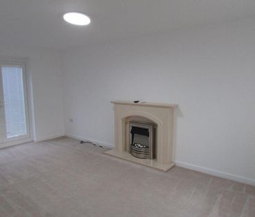 4 bedroom detached house to rent - Photo 2