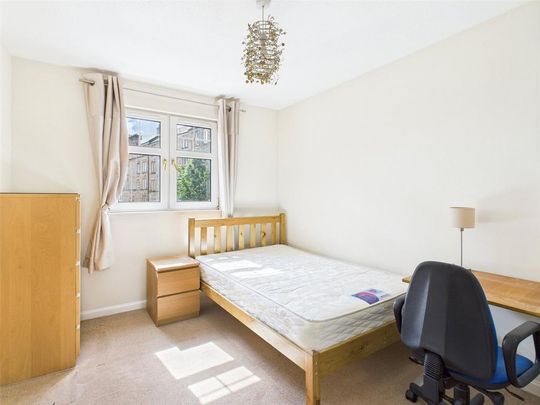 3 bedroom apartment to rent - Photo 1