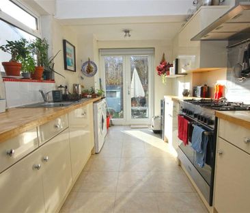 4 Bed Terraced House, Sanderstead Road, CR2 - Photo 6