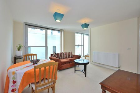 1 bedroom flat to rent - Photo 2