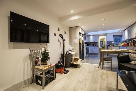 6 bedroom house to rent - Photo 2