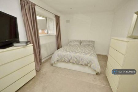 2 bedroom end of terrace house to rent - Photo 4