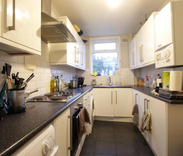 5 bedroom terraced house to rent - Photo 5