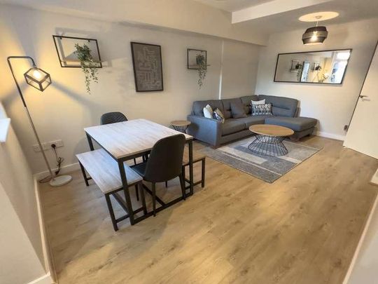 Kensington, L7 - Photo 1