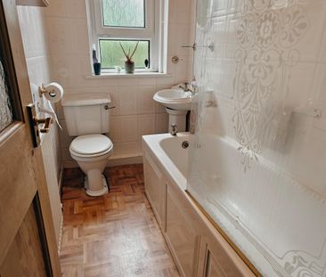 Paisley Road West - Photo 4