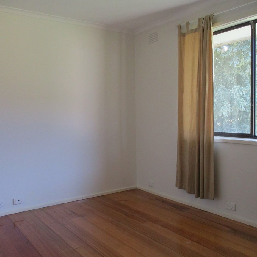 3 BEDROOM HOUSE - AVAILABLE NOW - Photo 1