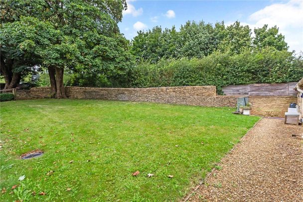 Refurbished three bedroom barn conversion - Photo 1