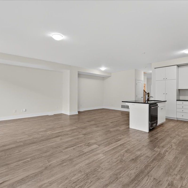 For Lease - 43 Kenesky Drive, Hamilton, Ontario - Photo 1