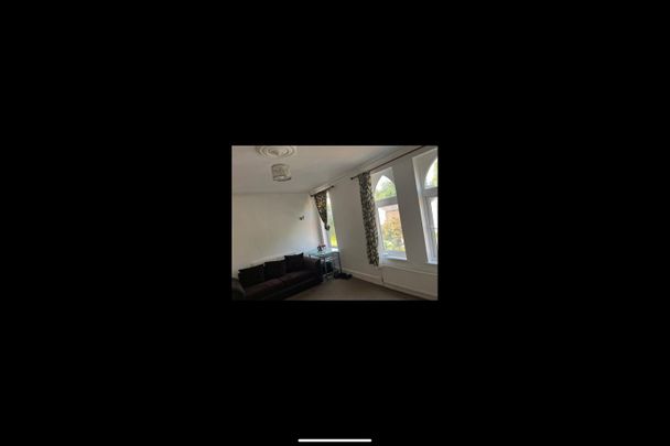 3 Bed Semi-Detached House, Station Road, B27 - Photo 1