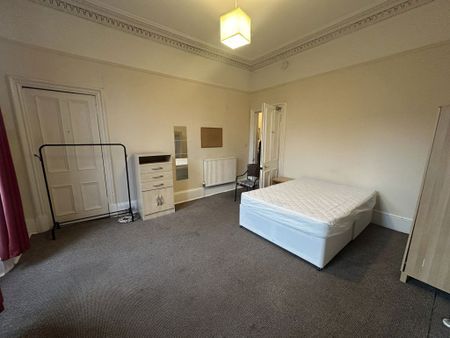 Edinburgh, Edinburgh - Photo 3