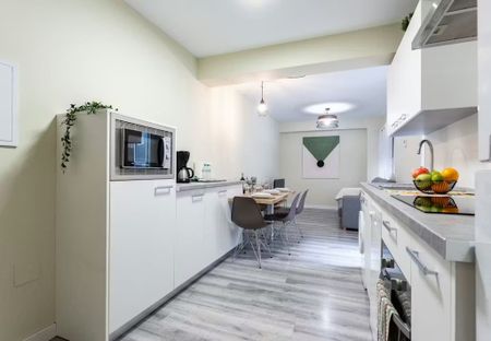 Pasaje Mármoles, Málaga, Andalusia 29007 - Photo 5