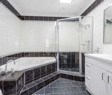 3 BEDROOM FAMILY HOME - Photo 5