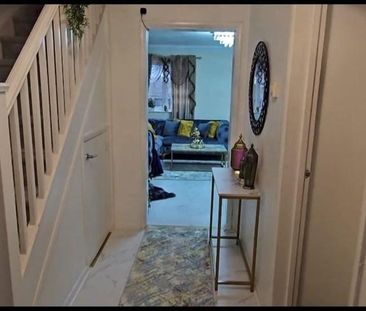 3 bedroom semi-detached house to rent - Photo 3