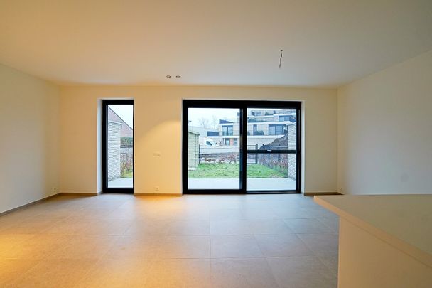 Moderne nieuwbouwwoning te huur nabij het centrum van Beveren - Photo 1