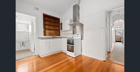 Charming South Yarra Home in the Botanical Garden Precinct - Photo 3