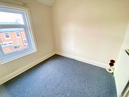 3 bed terraced house to rent in SR8 - Photo 2