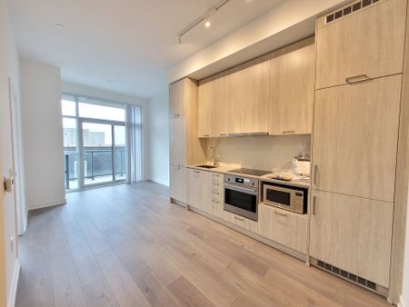 For Lease - 10 Honeycrisp Crescent Unit# 306, Vaughan, Ontario - Photo 4