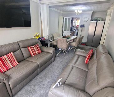 3 bedroom terraced house to rent - Photo 6