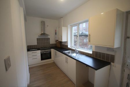 2 bedroom terraced house to rent - Photo 5