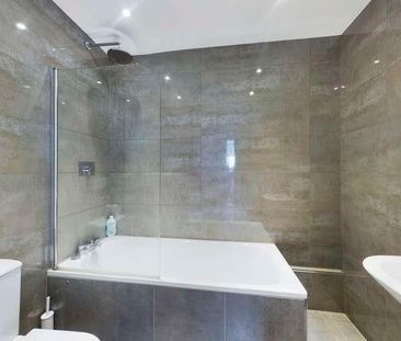 Cantelupe Road, East Grinstead, West Sussex, RH19 - Photo 3